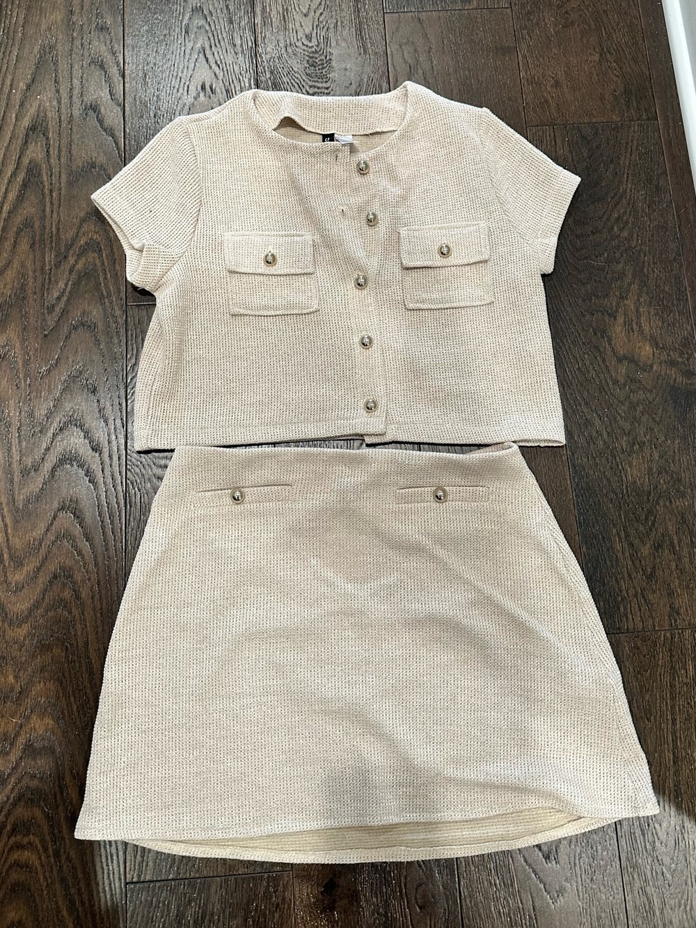 Short-Sleeve Knit Top & Skirt Set in Cream